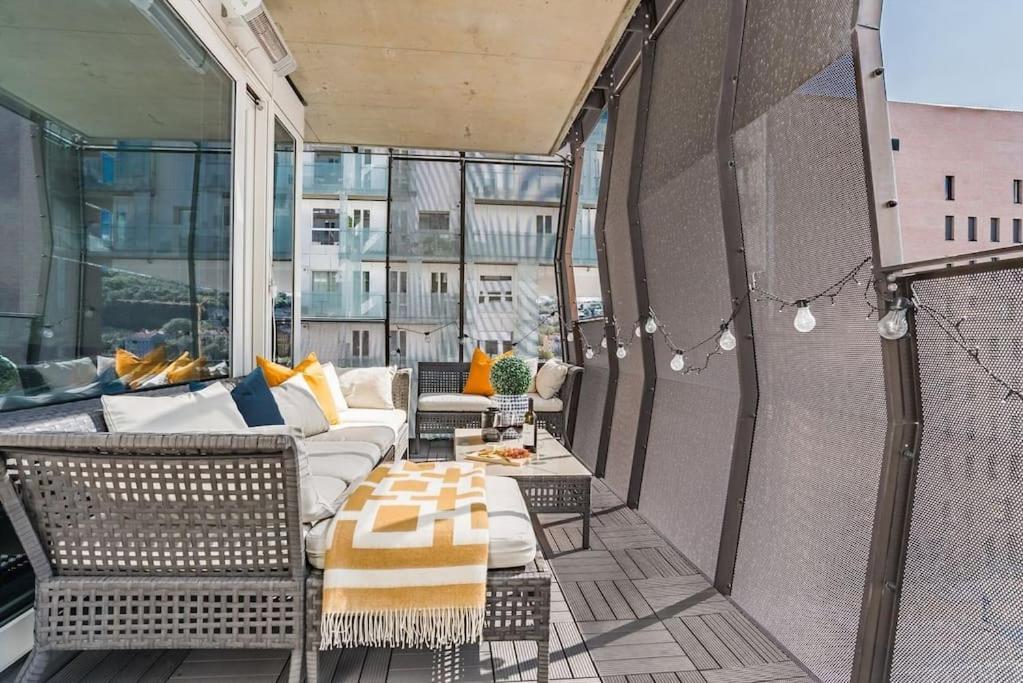 Spacious Modern 2Br Apartment At Central Oslo Barcode 외부 사진